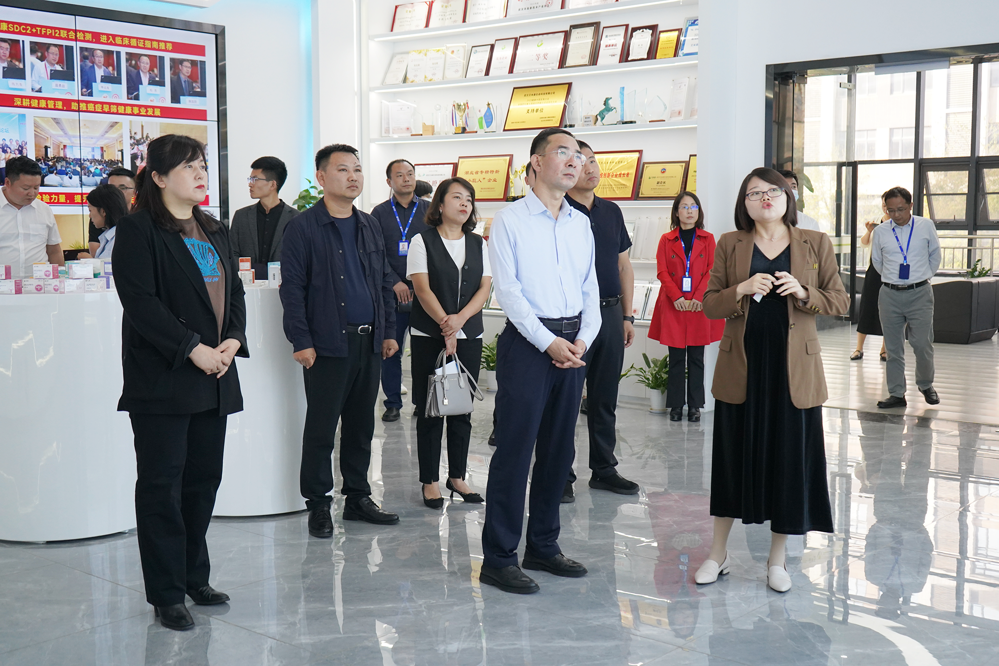 延安市新区管理委员会党工委主任苏爱国一行莅临艾米森调研考察