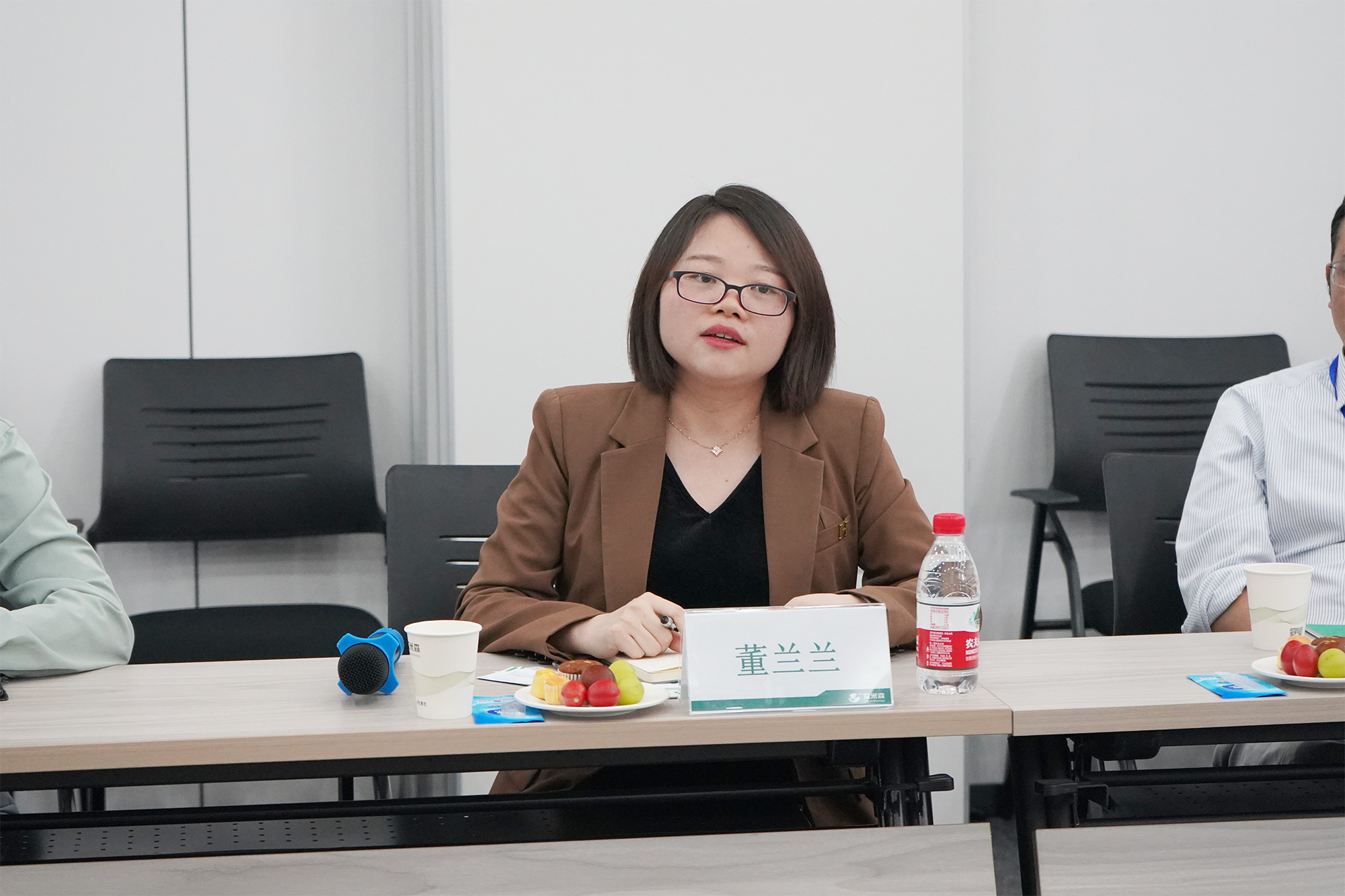 延安市新区管理委员会党工委主任苏爱国一行莅临艾米森调研考察